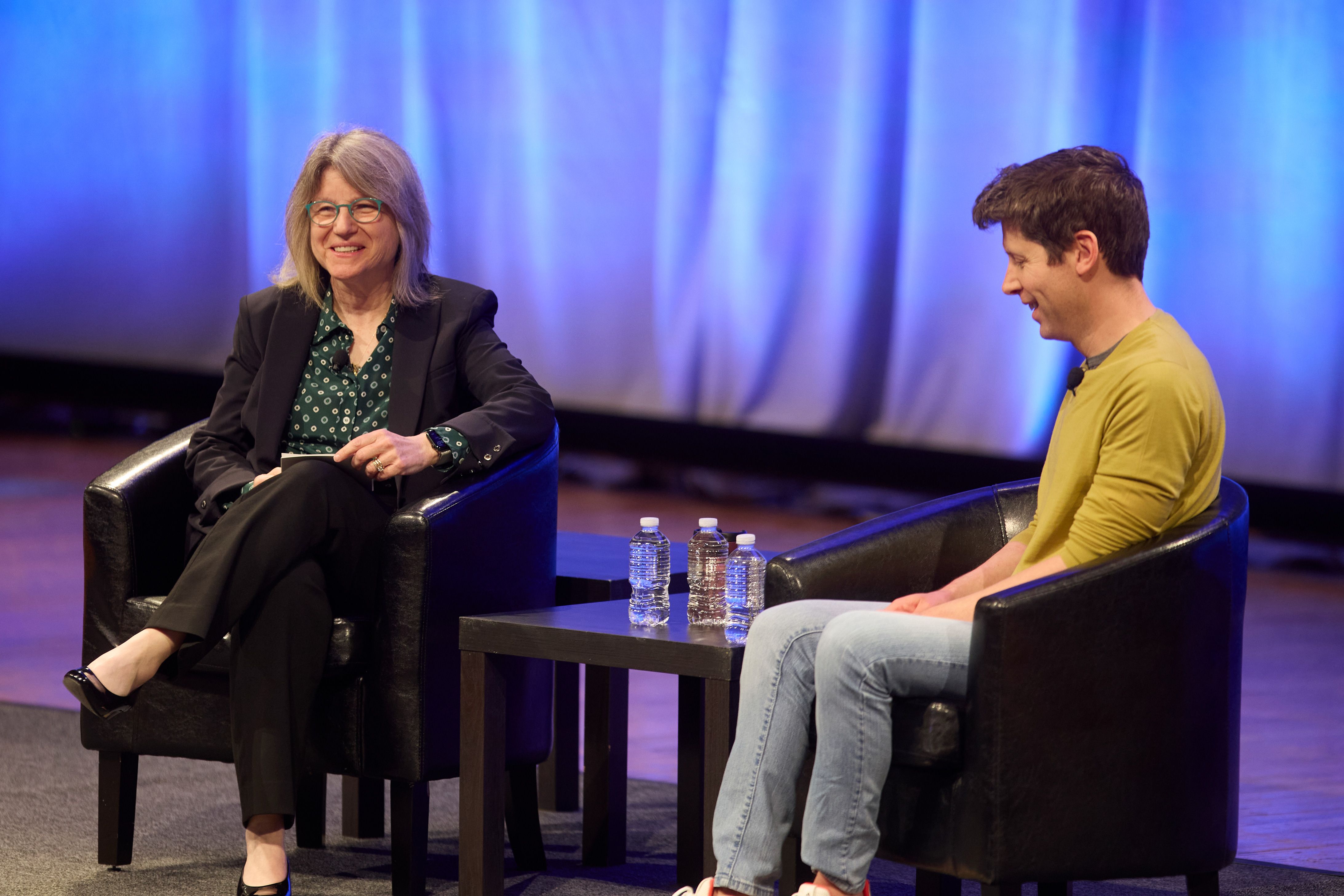 总裁 Sally Kornbluth 和 OpenAI 首席执行官 Sam Altman 讨论 AI 的未来